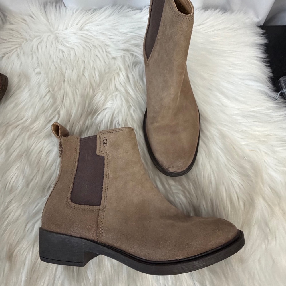 UGG Bonham II Suede Chelsea Boots Sand Tan 1114254 Womens 8